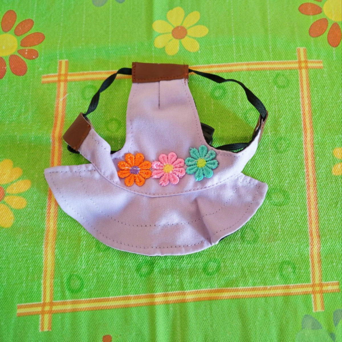 Gorrita de tela floreado